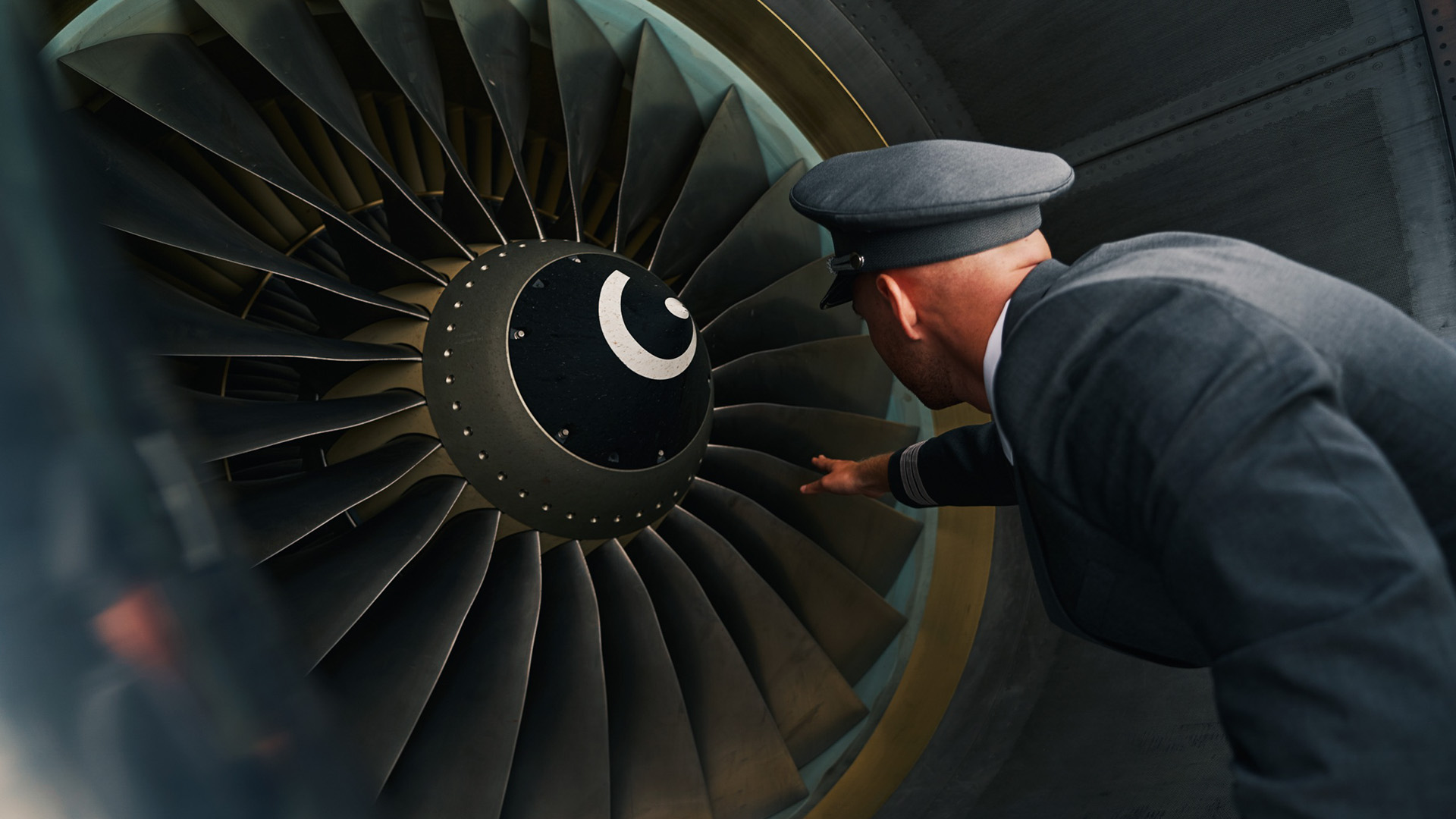 A sustainable approach to engine building and aeronautics 